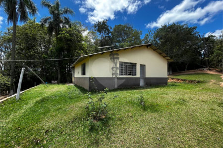 Sítio à venda com 2 quartos em Área Rural de Varginha, Itapetininga, SP