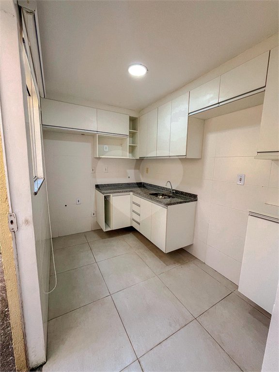 Casa à venda com 4 quartos, sendo 1 suíte, no condomínio Imperial Santa Cruz, Rio de Janeiro - RJ