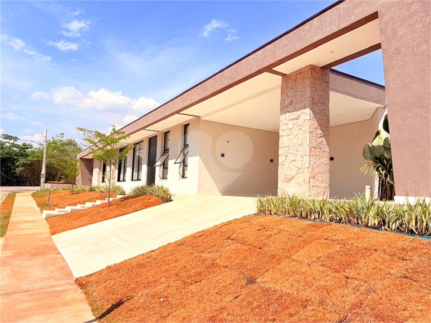 Casa à venda com 3 suítes no condomínio Helena Maria, Sorocaba - SP