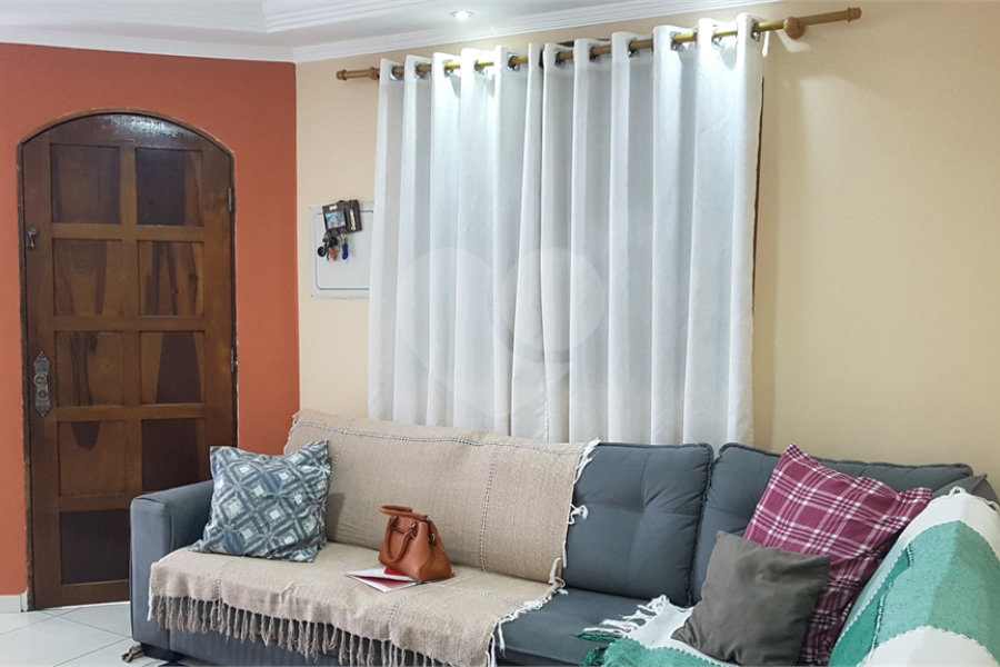 Sobrado à venda com 2 suítes em Tremembé, São Paulo, SP