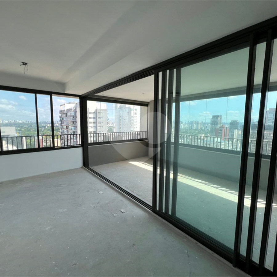 Apartamento à venda com 3 suítes em Pinheiros, São Paulo, SP