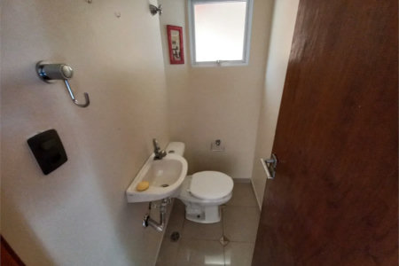 Sobrado à venda com 3 quartos, sendo 1 suíte, em Lar São Paulo, São Paulo, SP