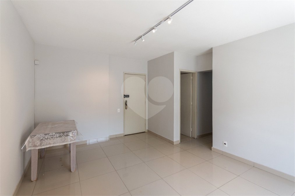 Apartamento à venda com 2 quartos, sendo 1 suíte,  em Tijuca, Rio de Janeiro, RJ