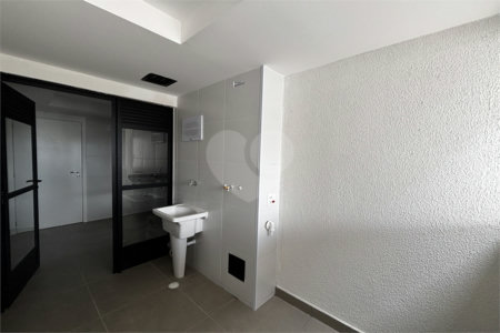 Apartamento à venda com 3 suítes em Vila Romana, São Paulo, SP