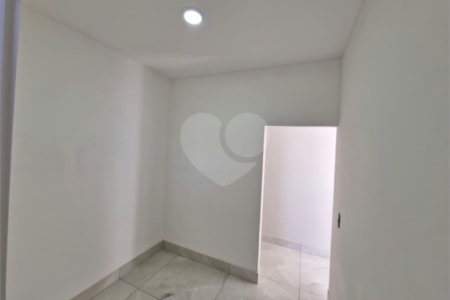 Casa à venda com 3 quartos, sendo 1 suíte, em Residencial Lago dos Ipês, Itapetininga, SP