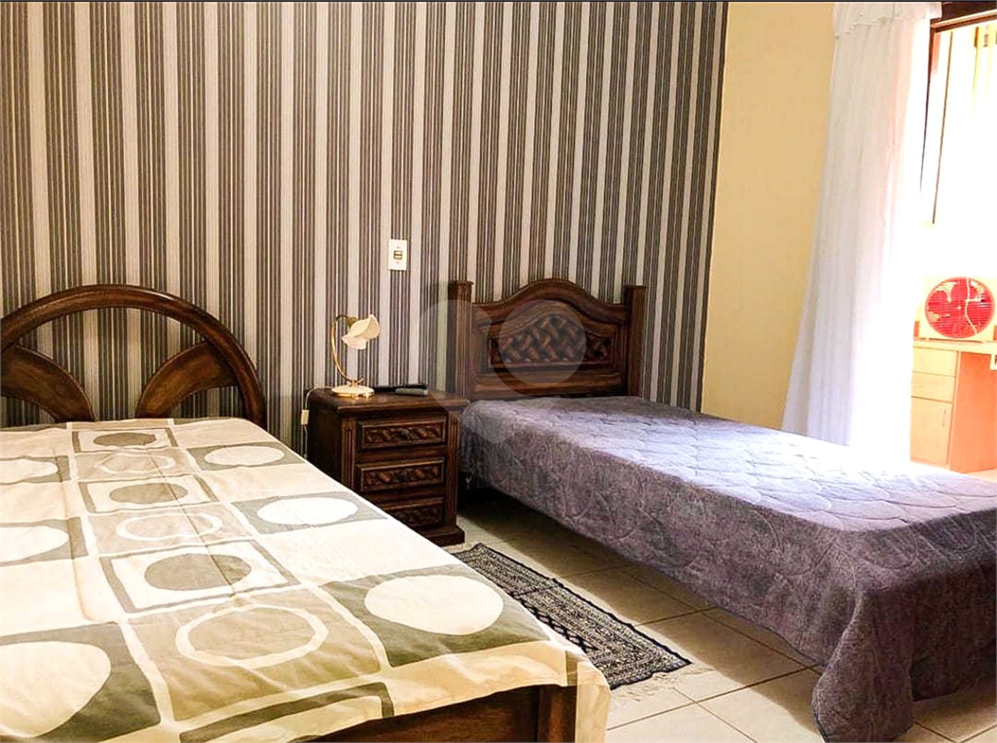 Casa à venda com 3 quartos, sendo 1 suíte,  no condomínio Vivenda das Vinhas, Vinhedo - SP