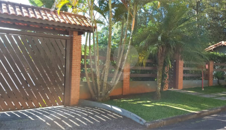 Casa à venda com 4 suítes no condomínio Alpes da Cantareira, Mairiporã - SP