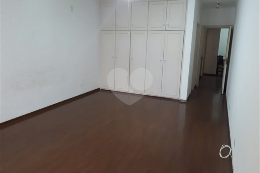 Sobrado à venda com 5 quartos, sendo 3 suítes, em Tremembé, São Paulo, SP