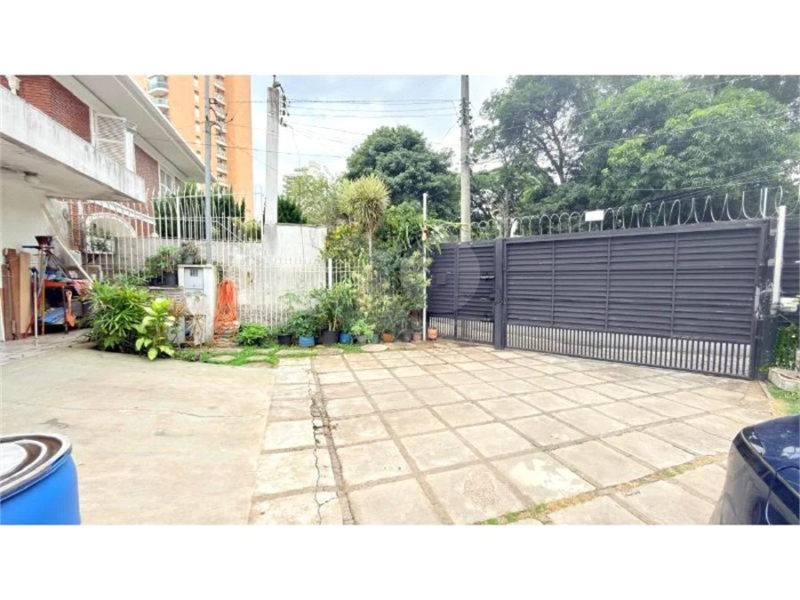Casa à venda com 4 quartos, sendo 3 suítes, em Santana, São Paulo, SP