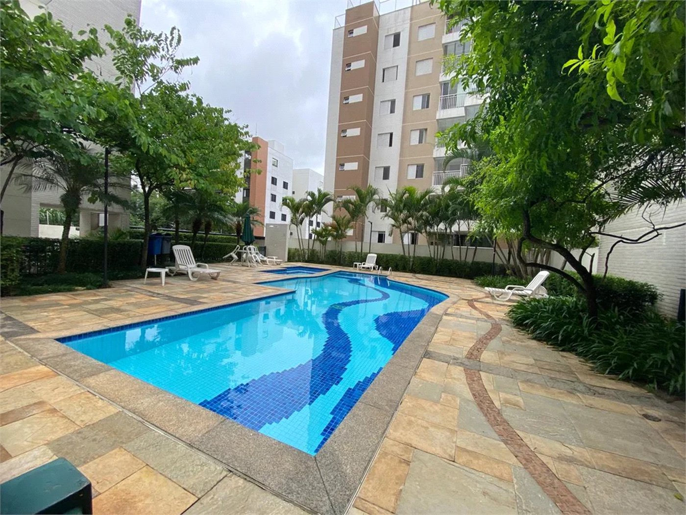 Cobertura à venda com 3 quartos, sendo 1 suíte, em Cidade São Francisco, São Paulo, SP