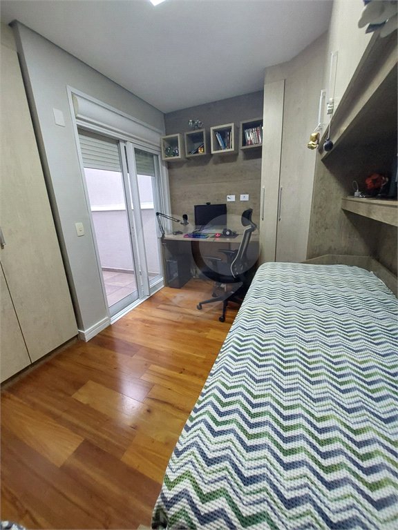 Sobrado à venda com 3 quartos, sendo 1 suíte, em Vila Nova Socorro, Mogi das Cruzes, SP