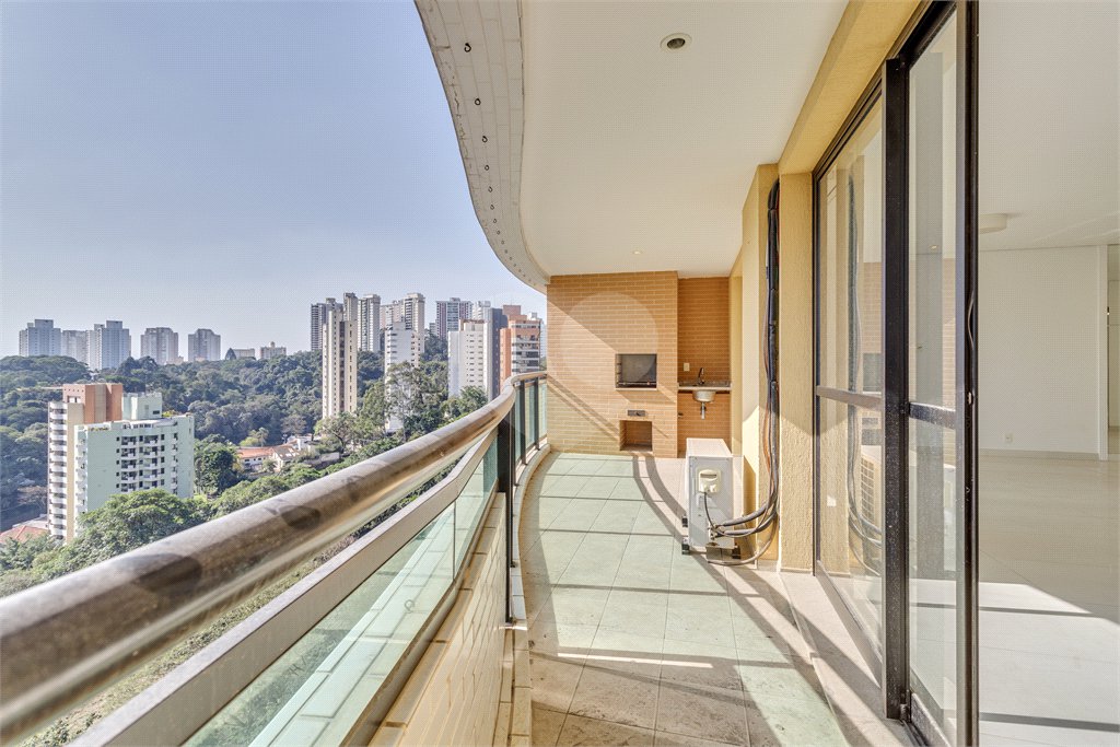 Apartamento à venda com 3 quartos, sendo 1 suíte, em Morumbi, São Paulo, SP