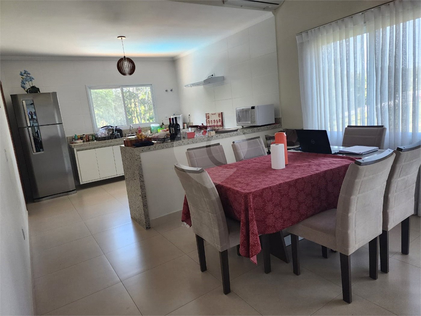 Casa à venda com 4 suítes no condomínio Shambala I, Atibaia - SP