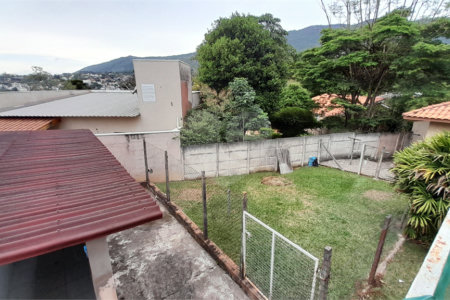 Casa à venda com 3 quartos, sendo 1 suíte,  em Retiro das Fontes, Atibaia, SP