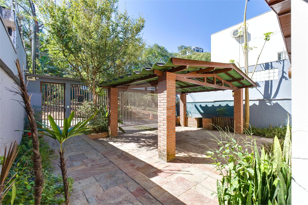 Casa Térrea à venda com 4 quartos, sendo 2 suítes, em Alto da Boa Vista, São Paulo, SP