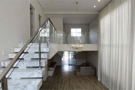 Casa à venda com 3 suítes no condomínio Figueira Garden, Atibaia - SP