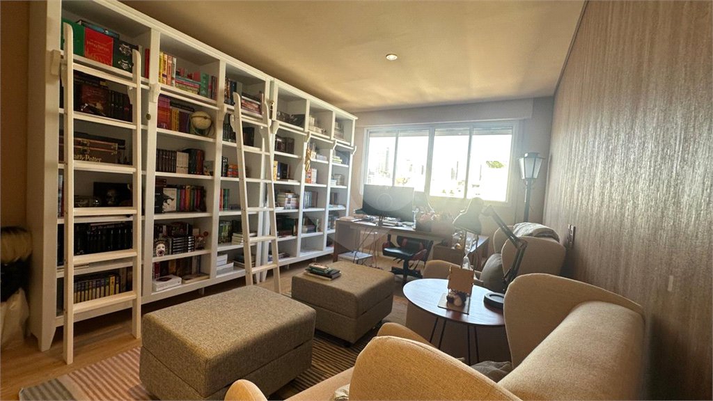 Apartamento à venda com 3 quartos, sendo 2 suítes, em Jardim Paulista, São Paulo, SP