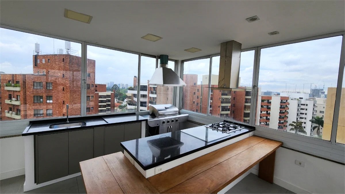 Apartamento à venda com 3 quartos, sendo 2 suítes, em Paraíso do Morumbi, São Paulo, SP