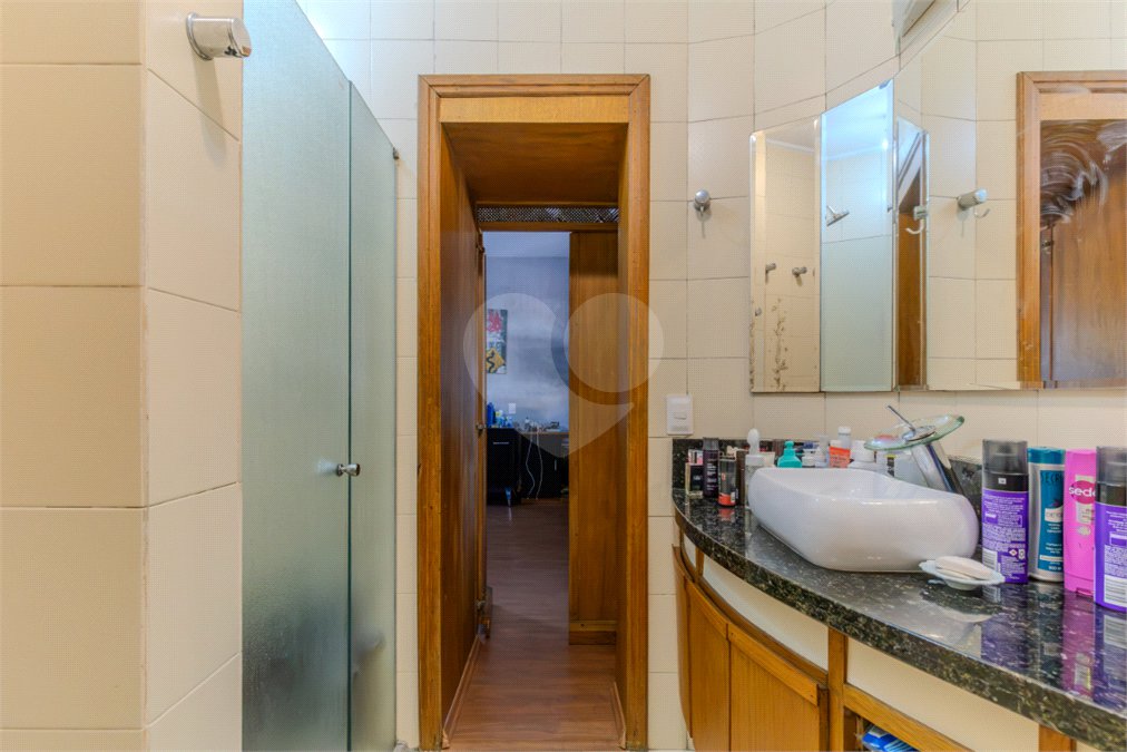 Sobrado à venda com 4 quartos, sendo 2 suítes, em Jardim Prudência, São Paulo, SP