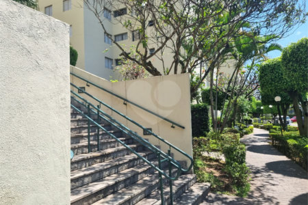 Apartamento à venda com 2 quartos em Parque Maria Domitila, São Paulo, SP