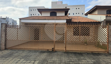 Casa à venda com 4 quartos, sendo 2 suítes,  em Vila Espírito Santo, Sorocaba, SP