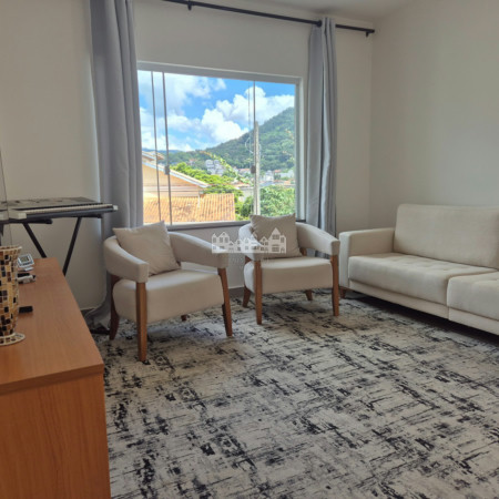 Casa à venda no bairro Recreio Maristela em Atibaia com linda vista para as montanhas