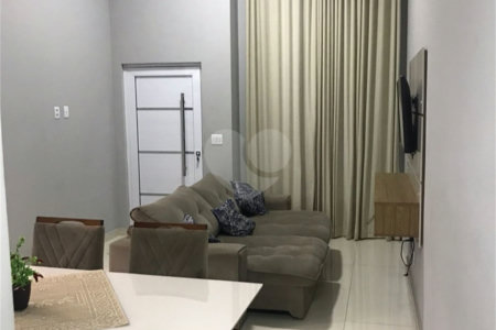 Casa à venda com 2 quartos, sendo 1 suíte, no condomínio Residencial Jardim, Sorocaba - SP
