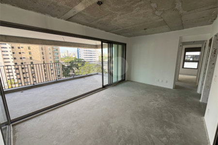 Apartamento à venda com 3 suítes em Moema, São Paulo, SP