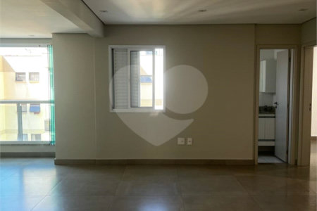 Apartamento para alugar com 2 quartos, sendo 1 suíte, em Campestre, Santo André, SP
