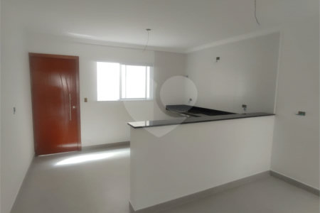 Sobrado à venda com 3 quartos, sendo 1 suíte, em Parada Inglesa, São Paulo, SP