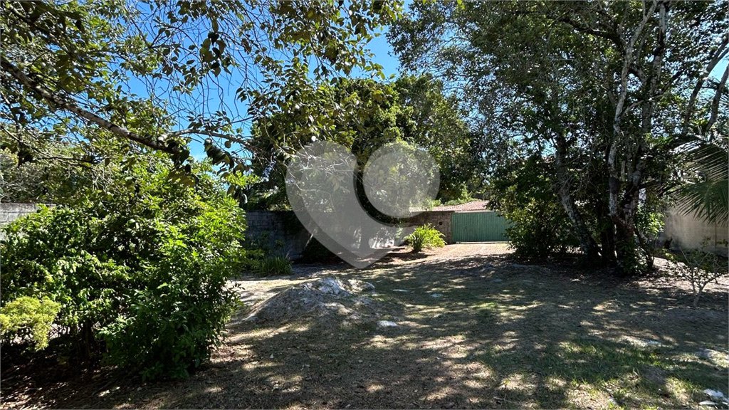 Casa à venda com 3 quartos, sendo 1 suíte, no Centro, Santa Cruz Cabrália, BA