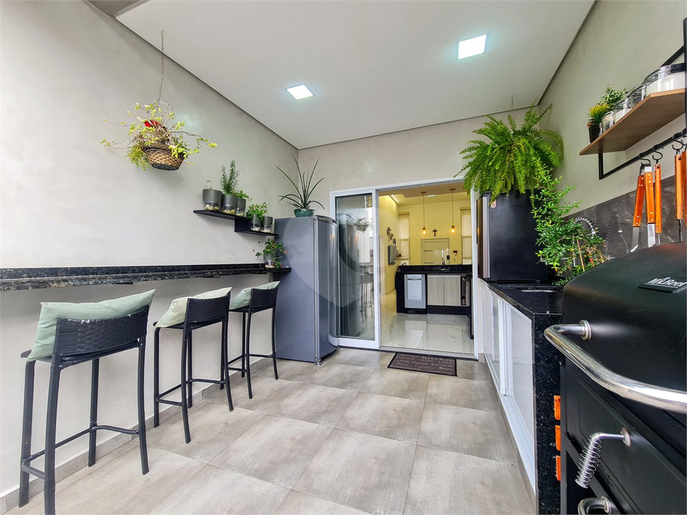 Casa à venda com 3 quartos, sendo 1 suíte, no condomínio Horto Florestal Iii, Sorocaba - SP