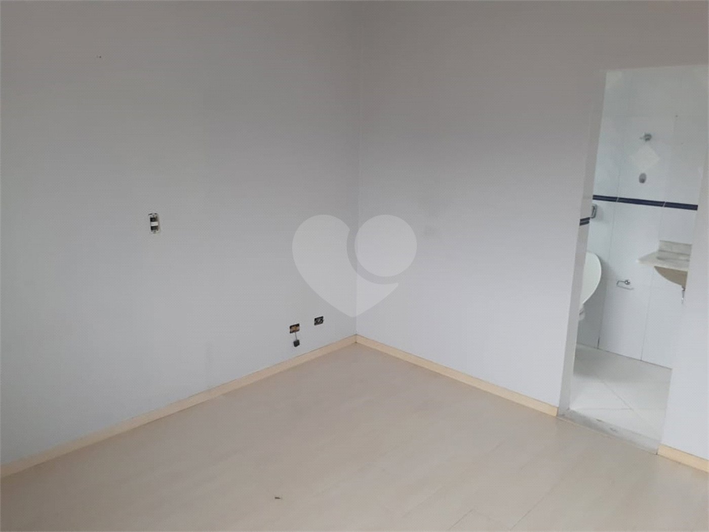 Sobrado à venda com 4 quartos, sendo 2 suítes, em Tremembé, São Paulo, SP