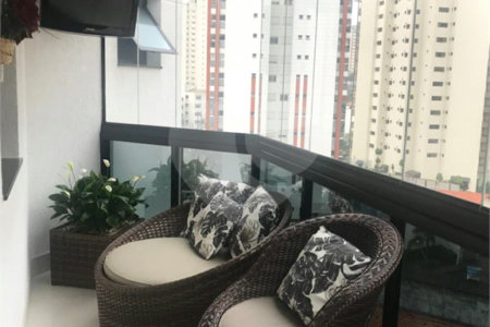 Apartamento à venda com 3 suítes em Vila Regente Feijó, São Paulo, SP