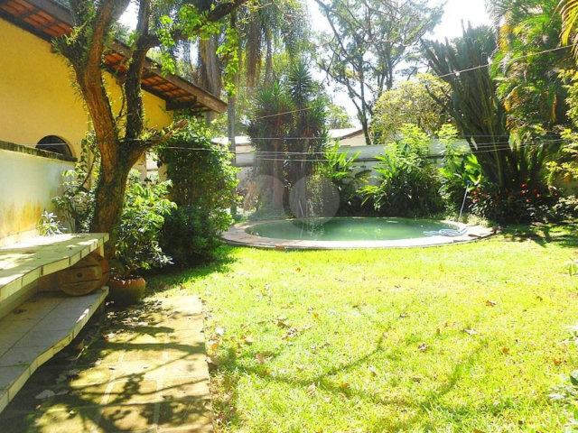 Sobrado à venda com 5 quartos, sendo 2 suítes,  em Interlagos, São Paulo, SP