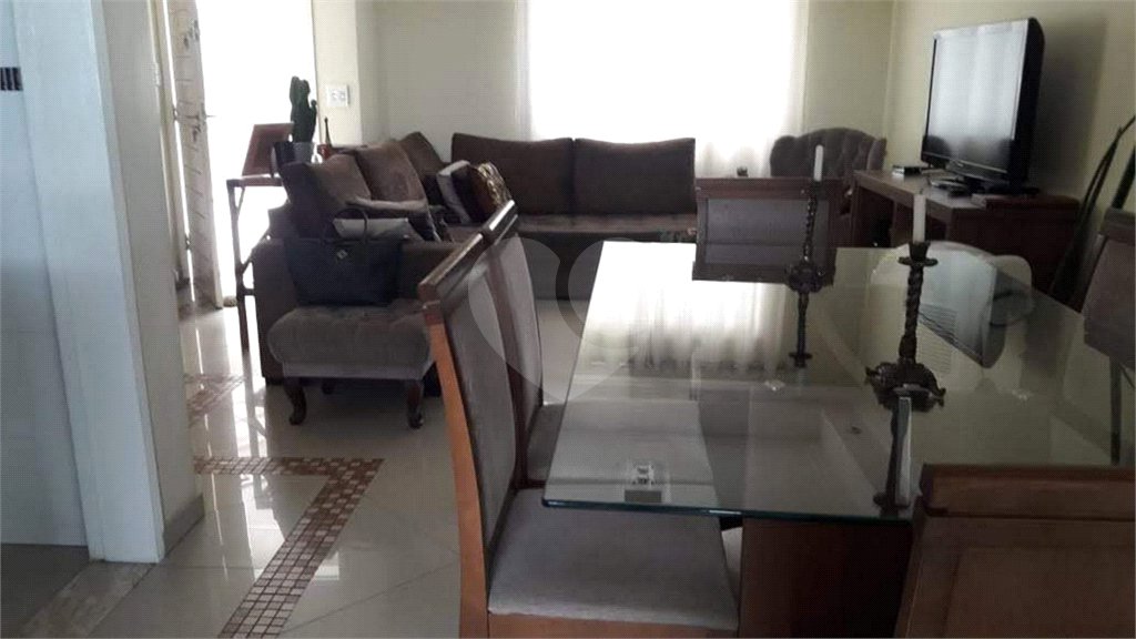 Casa à venda com 3 quartos, sendo 1 suíte, no condomínio Algarve Residencial, São Paulo - SP