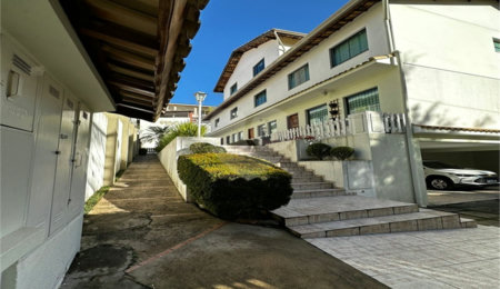 Casa à venda com 3 quartos, sendo 1 suíte,  no condomínio Residencial Jardim das Palmas, São Paulo - SP