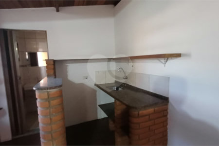 Sobrado à venda com 5 quartos, sendo 2 suítes,  em Parque Continental, São Paulo, SP