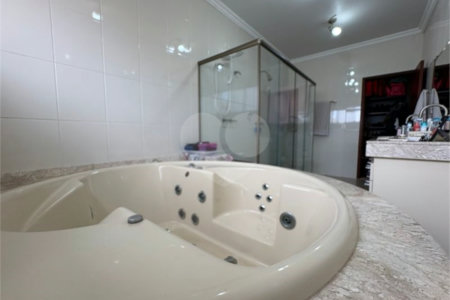 Casa à venda com 4 suítes no condomínio Granja Olga II, Sorocaba - SP