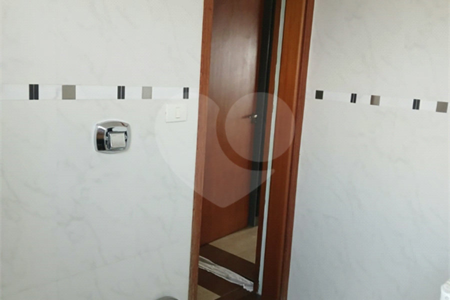 Casa à venda com 4 quartos, sendo 1 suíte, em Vila Romão, Salto, SP