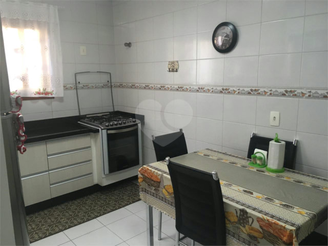 Casa à venda com 3 quartos, sendo 1 suíte,  no condomínio Morada de Itapuã, São Paulo - SP