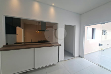 Casa à venda ou para alugar com 3 quartos, sendo 1 suíte, em Vila Aparecida, Itapetininga, SP