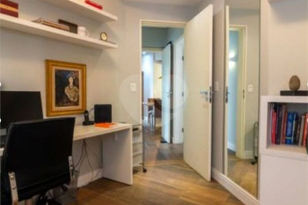 Apartamento à venda com 3 suítes em Vila Andrade, São Paulo, SP