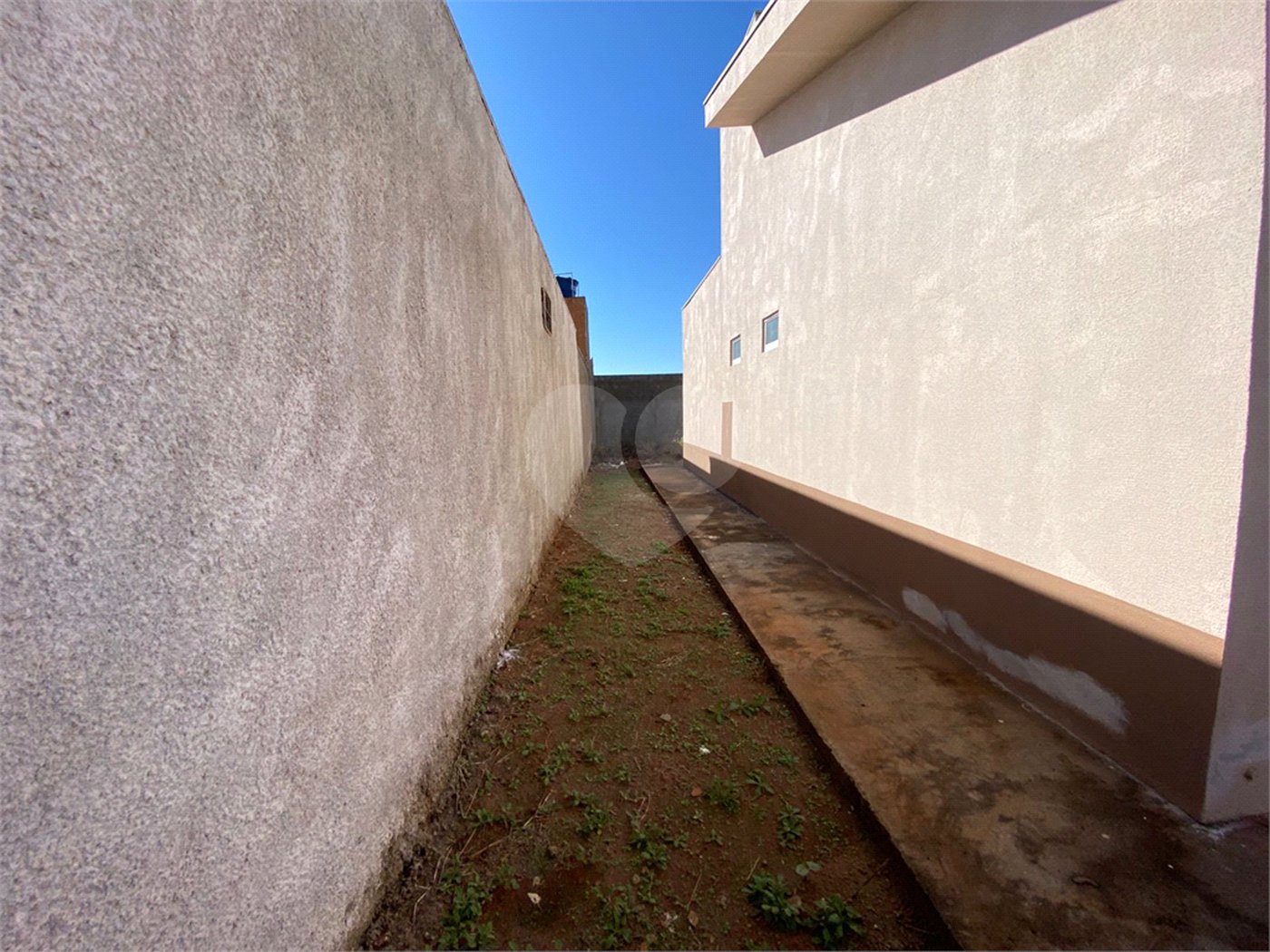 Casa à venda com 3 quartos, sendo 1 suíte, em Jardim Primavera I, Ponta Porã, MS