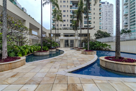 Apartamento à venda com 4 suítes em Campo Belo, São Paulo, SP