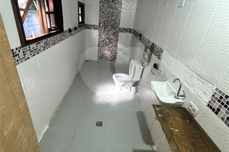 Casa para alugar com 2 quartos, sendo 1 suíte, em Jardim Rene, São Roque, SP