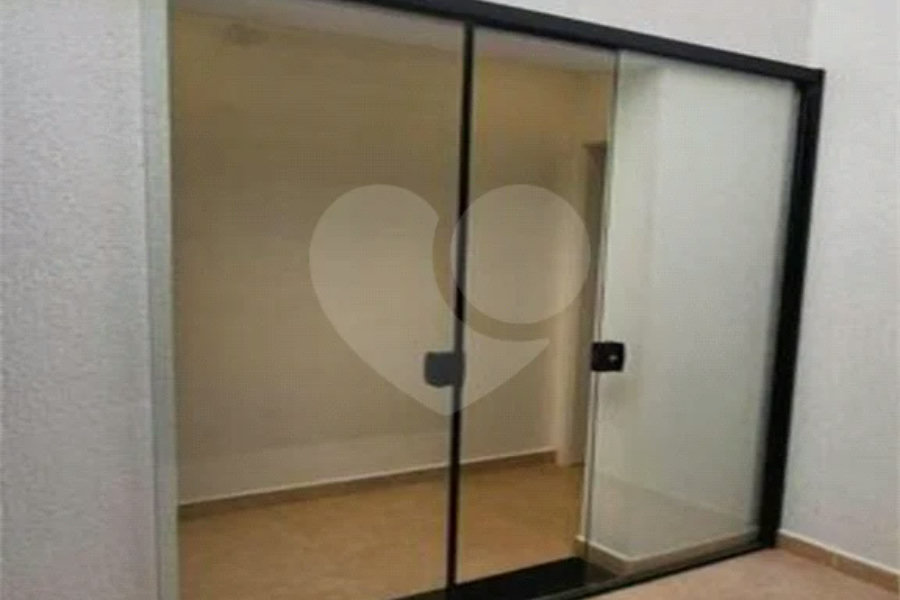Casa à venda com 2 suítes, no condomínio Residencial Oliveira, São Paulo - SP