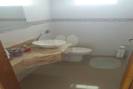 Casa à venda com 4 quartos, sendo 2 suítes, no condomínio Village Ipanema, Araçoiaba da Serra - SP