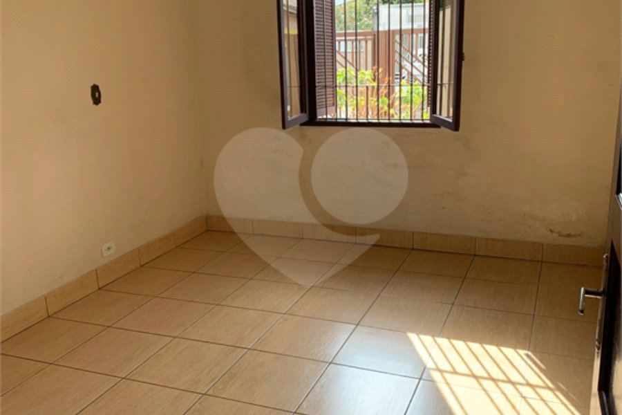 Sobrado à venda com 3 quartos no Brasilândia, São Paulo, SP