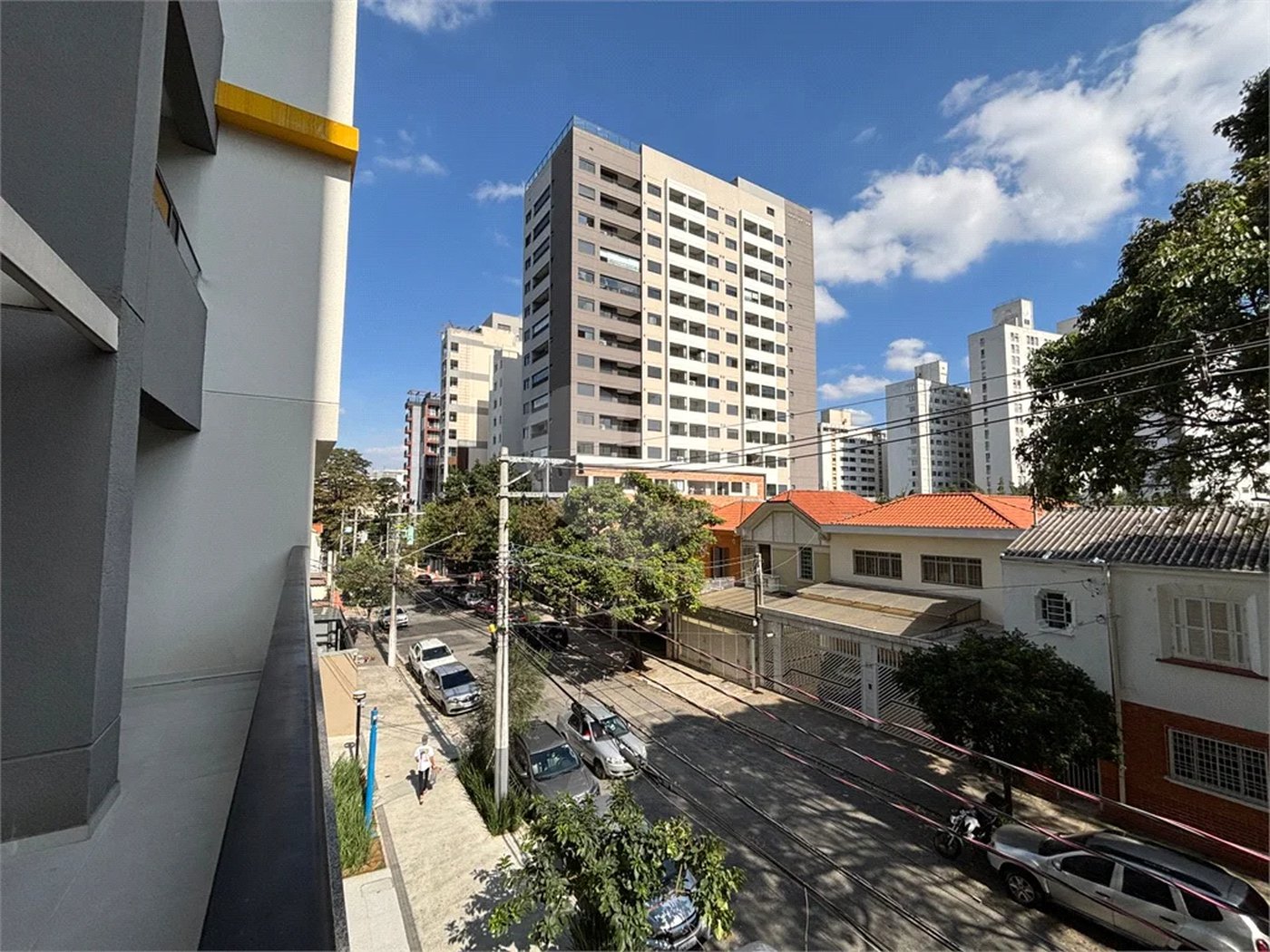 Apartamento aconchegante com terraço e sacada